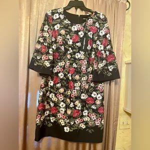 - KARL LAGERFELD Floral Dress with bell sleeve Size 6 NWT